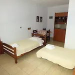 Dolphins & Aparthotel