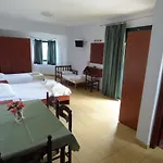 Aparthotel Dolphins &