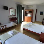 Dolphins & Aparthotel 3*
