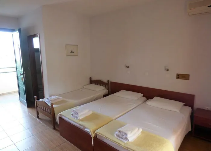 Dolphins & Lägenhetshotell 3*