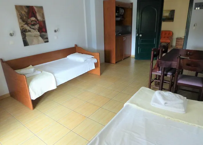 Aparthotel Dolphins & 3*